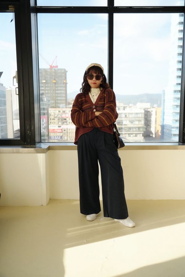 絕佳比例通勤褲 絕佳比例通勤褲、高腰通勤褲、顯瘦長褲、修身褲、秋冬長褲、百搭褲、直筒褲、女褲、通勤穿搭、職場長褲、舒適長褲、日常長褲