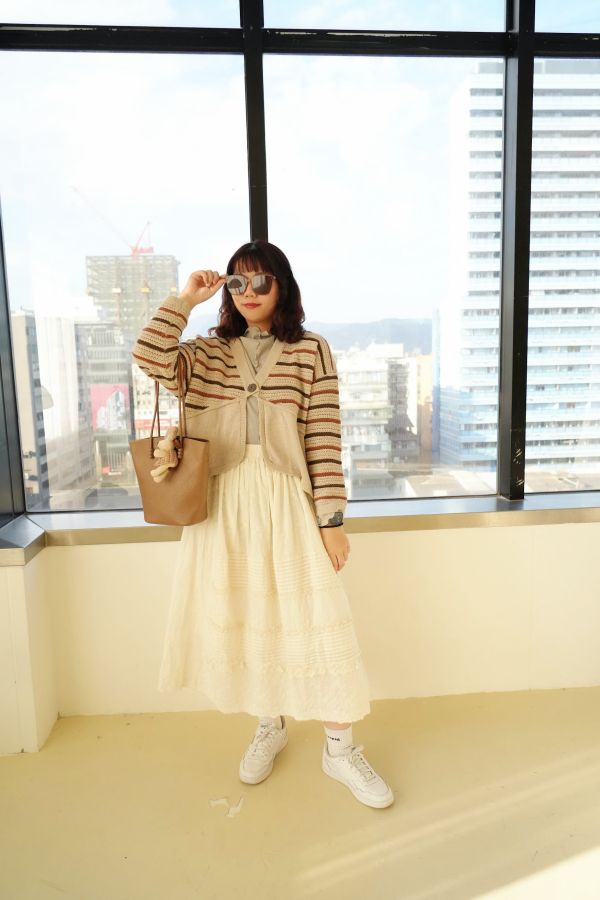 重工刺繡蕾絲裙 重工刺繡蕾絲裙、刺繡蕾絲半身裙、秋冬半身裙、女洋裝、優雅裙、浪漫裙、百搭裙、通勤洋裝、約會裙、正式場合裙、秋冬百搭洋裝、質感裙