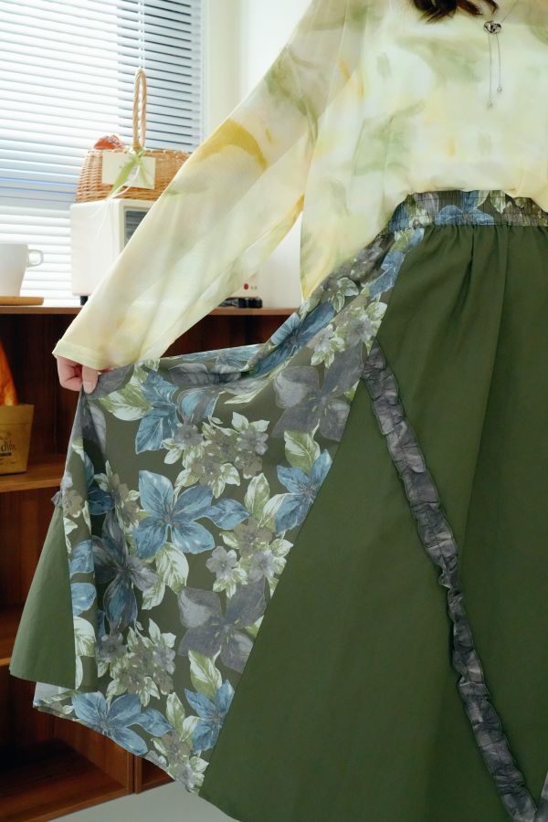 暮色拼花裙 拼接長裙、文藝風裙子、氣質長裙推薦、女生拼花裙、日常穿搭裙子、飄逸感裙款、拼布風格裙子