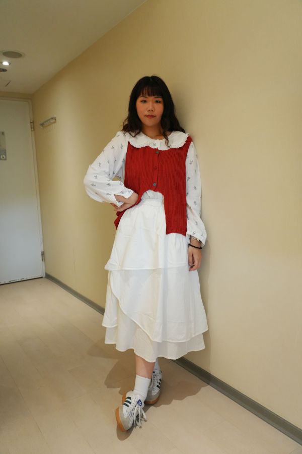 設計款雙色花瓣裙 雙色花瓣裙、設計款裙、浪漫裙、秋冬女裙、百搭長裙、女裙、通勤裙、約會裙、休閒裙、秋冬百搭裙、舒適裙、拼接裙