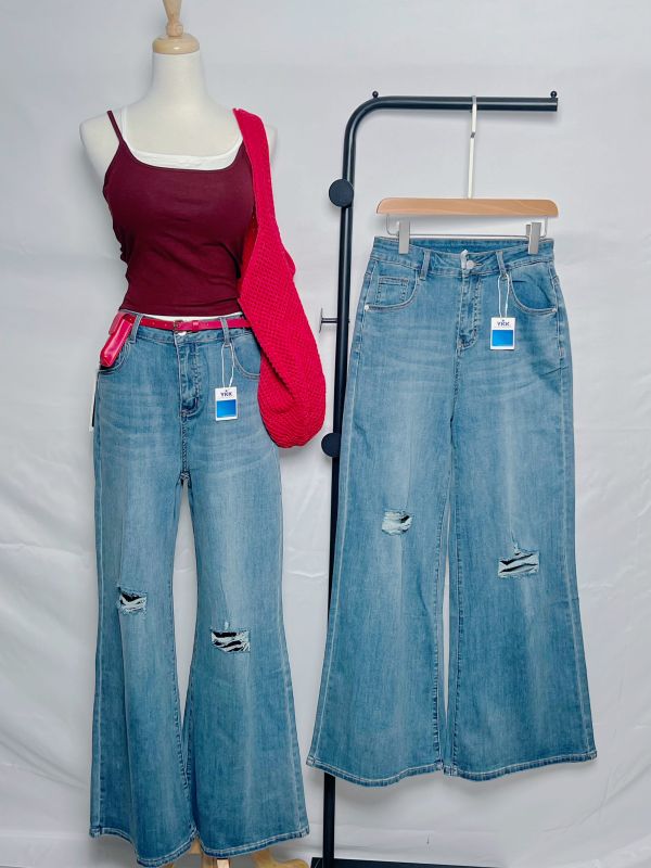 街感破洞落地褲 破洞長褲推薦、顯腿長直筒褲、寬褲破洞設計、潮感穿搭褲款、高個女孩長褲、潮流直筒褲、個性風長褲推薦