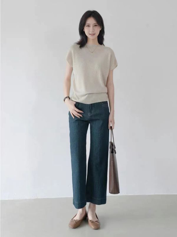 針織短袖 針織短袖、棉質短袖、日系上衣、百搭針織、彈性上衣、日系穿搭、舒適短袖、休閒上衣、女裝針織、秋季上衣