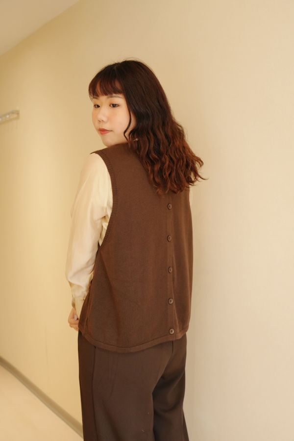寬鬆羊毛背心 羊毛背心、寬鬆背心、針織背心、日系背心、休閒無袖上衣、百搭針織、秋冬針織、女裝上衣、舒適背心、層次穿搭