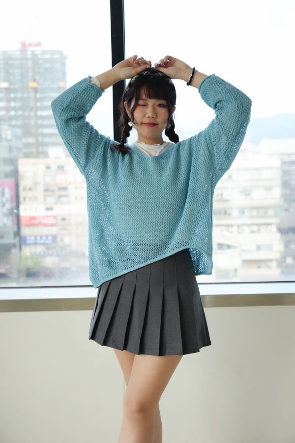 V領鉤針羊毛毛衣 V領毛衣、鉤針毛衣、日系針織毛衣、氣質毛衣、女裝針織、百搭毛衣、舒適毛衣、秋冬上衣、日系穿搭、針織上衣