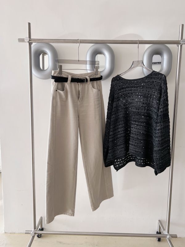 混織洞洞設計上衣 洞洞上衣、混織針織、羊毛混紡上衣、日系針織、透氣上衣、設計款上衣、針織長袖、休閒上衣、層次穿搭、秋冬針織