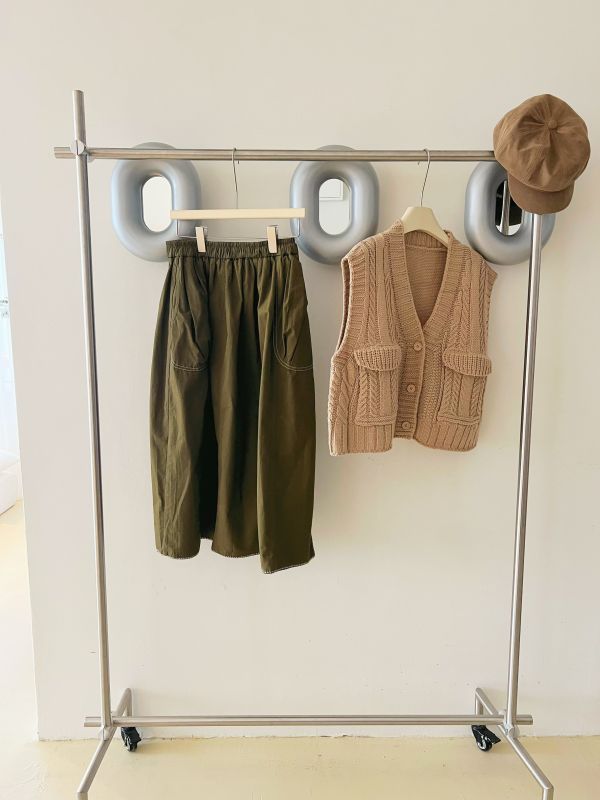 QQ寬鬆毛衣背心 毛衣背心、針織背心、日系毛衣、寬鬆毛衣背心、百搭上衣、秋冬針織、女裝背心、休閒毛衣、日系穿搭、氣質針織