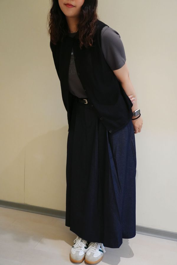 寬鬆羊毛背心 羊毛背心、寬鬆背心、針織背心、日系背心、休閒無袖上衣、百搭針織、秋冬針織、女裝上衣、舒適背心、層次穿搭