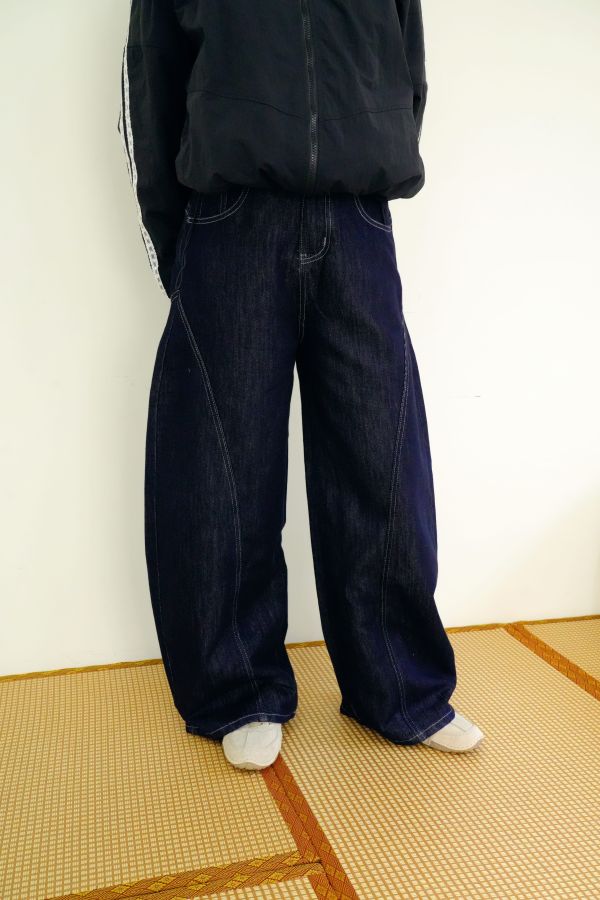 鋒芒外露彎刀褲 彎刀褲, 鋒芒褲, 街頭褲, 潮流褲, 百搭休閒褲, 個性褲款, 造型褲, 舒適褲, 男生女生褲, 時尚休閒褲