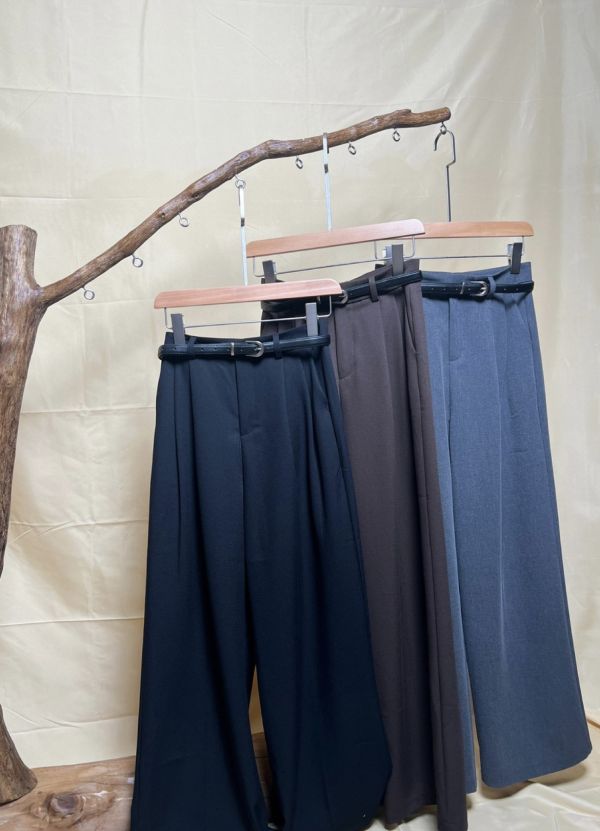 西裝闊腿褲 西裝闊腿褲、高腰女褲、闊腿長褲、通勤長褲、秋冬長褲、百搭褲、女長褲、修身闊腿褲、時尚長褲、休閒褲、通勤穿搭褲、秋冬穿搭