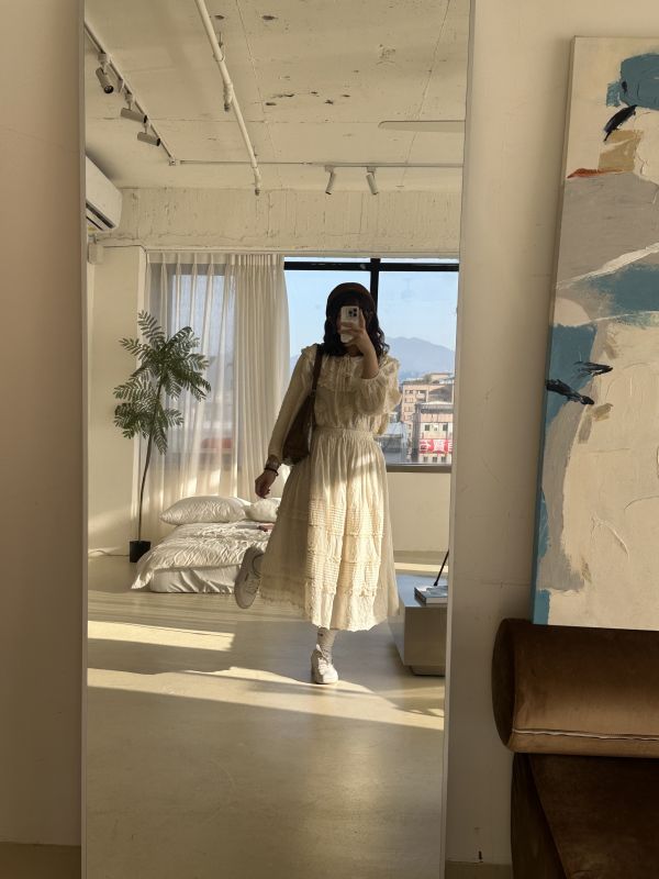 重工刺繡蕾絲裙 重工刺繡蕾絲裙、刺繡蕾絲半身裙、秋冬半身裙、女洋裝、優雅裙、浪漫裙、百搭裙、通勤洋裝、約會裙、正式場合裙、秋冬百搭洋裝、質感裙