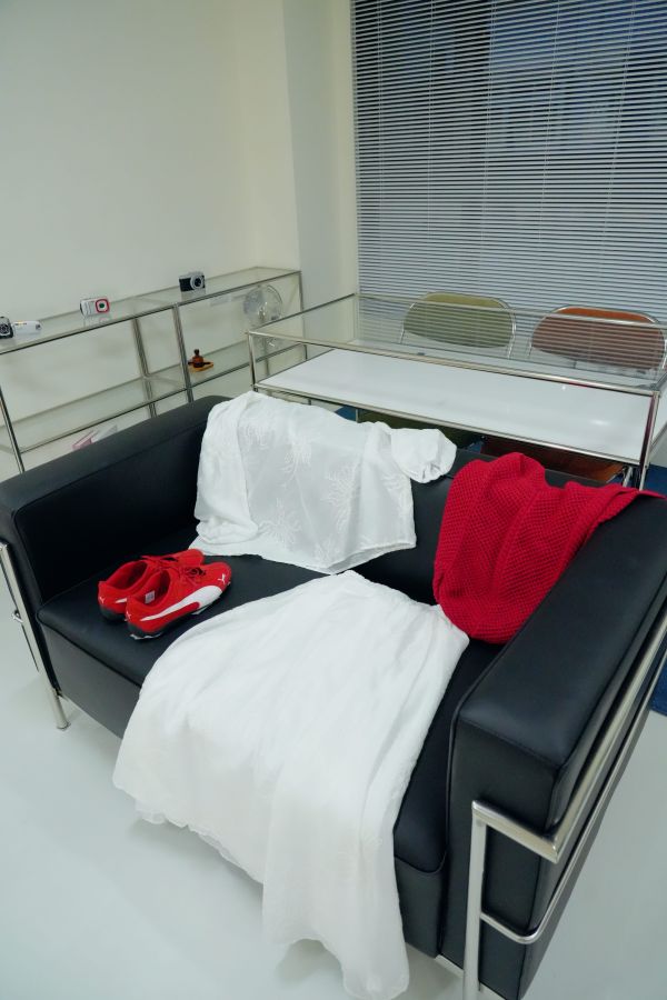 落花刺繡套裝 刺繡套裝、落花刺繡、質感套裝、文青穿搭推薦、兩件式套裝女、優雅套裝、約會穿搭、長裙套裝、秋季女裝推薦、氣質女裝