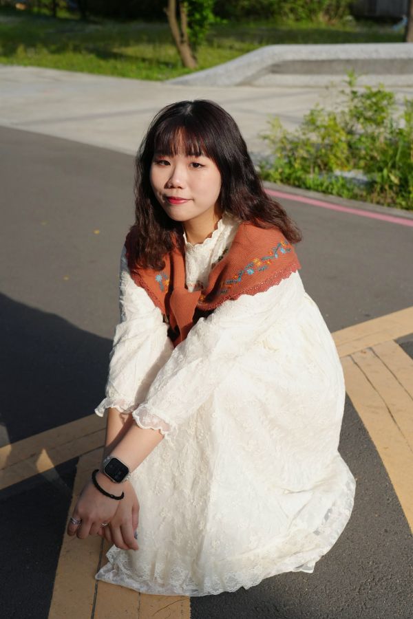 蕾絲刺繡針織領巾 針織領巾、蕾絲刺繡圍巾、日系領巾、氣質圍巾、百搭配件、女裝領巾、舒適圍巾、秋冬配件、日系穿搭、針織圍巾