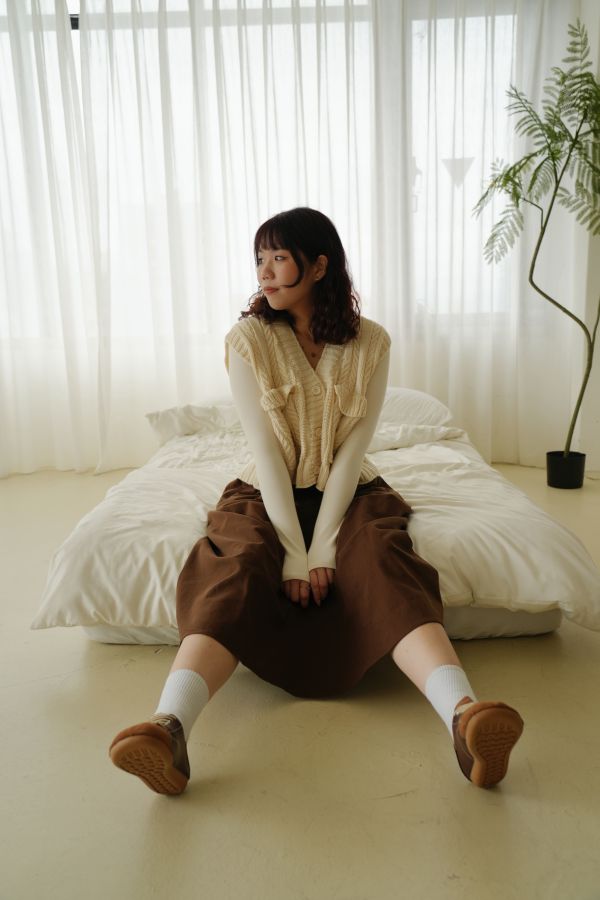 QQ寬鬆毛衣背心 毛衣背心、針織背心、日系毛衣、寬鬆毛衣背心、百搭上衣、秋冬針織、女裝背心、休閒毛衣、日系穿搭、氣質針織