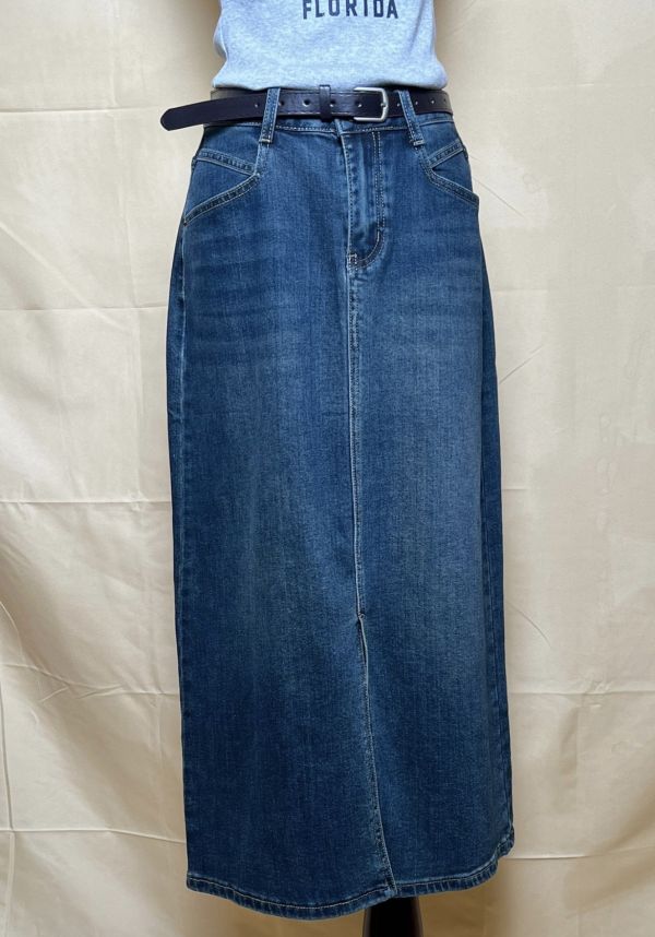 前開岔牛仔半身裙 牛仔半身裙、前開岔裙、高腰牛仔裙、日系裙款、百搭裙、修身裙、日系穿搭、氣質裙款、女裝半身裙、休閒牛仔裙