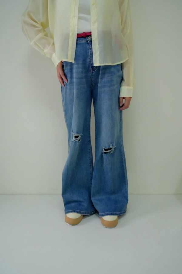 街感破洞落地褲 破洞長褲推薦、顯腿長直筒褲、寬褲破洞設計、潮感穿搭褲款、高個女孩長褲、潮流直筒褲、個性風長褲推薦