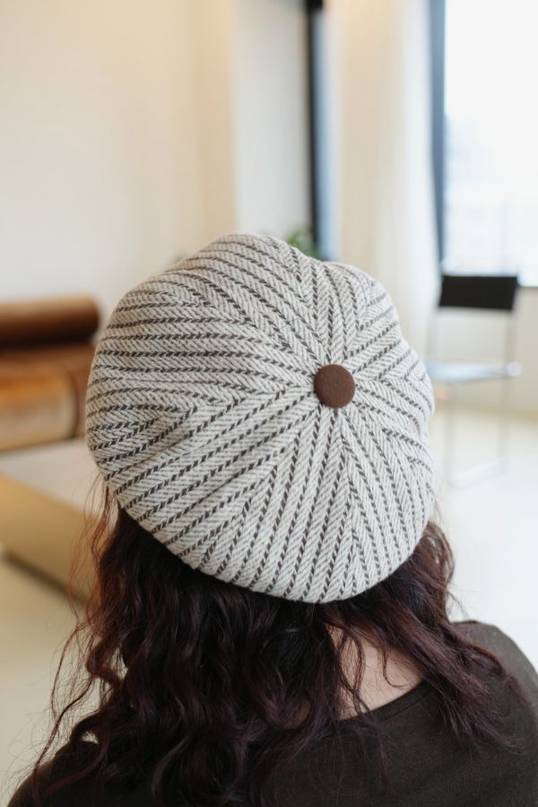 線條報童帽 線條報童帽、英倫風帽子、復古報童帽、秋冬帽、質感帽款、百搭帽、男女帽、文青帽、時尚帽、造型帽、線條帽子、秋冬穿搭配件