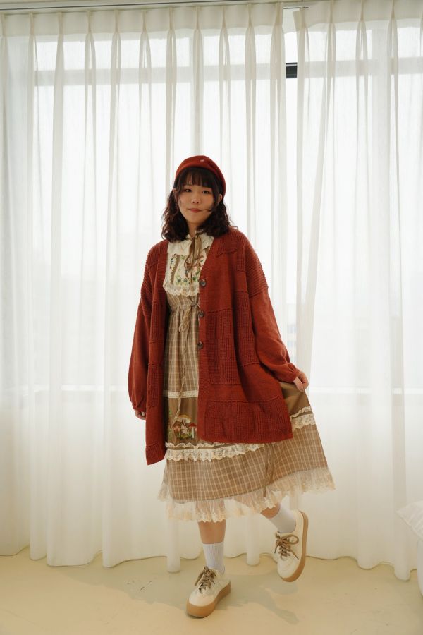 在田園裡的森系愛麗絲 系愛麗絲連身裙、田園連身裙、愛麗絲洋裝、秋冬連身裙、咖色連身裙、紅色連身裙、女洋裝、百搭連身裙、浪漫裙、日常洋裝、約會裙、森系洋裝