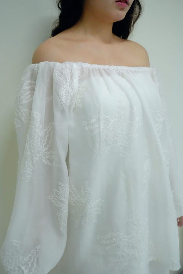 落花刺繡套裝 刺繡套裝、落花刺繡、質感套裝、文青穿搭推薦、兩件式套裝女、優雅套裝、約會穿搭、長裙套裝、秋季女裝推薦、氣質女裝