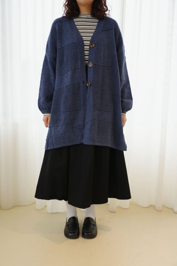 大版拼接針織外套 拼接針織外套、大版針織外套、寬鬆外套、羊毛針織外套、日系外套、設計款外套、秋冬針織、慵懶風外套、針織開衫、層次穿搭