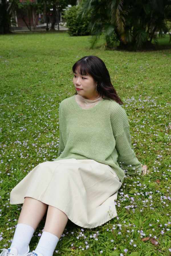 V領鉤針羊毛毛衣 V領毛衣、鉤針毛衣、日系針織毛衣、氣質毛衣、女裝針織、百搭毛衣、舒適毛衣、秋冬上衣、日系穿搭、針織上衣