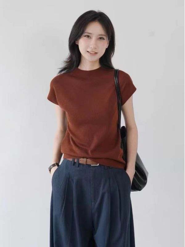 針織短袖 針織短袖、棉質短袖、日系上衣、百搭針織、彈性上衣、日系穿搭、舒適短袖、休閒上衣、女裝針織、秋季上衣