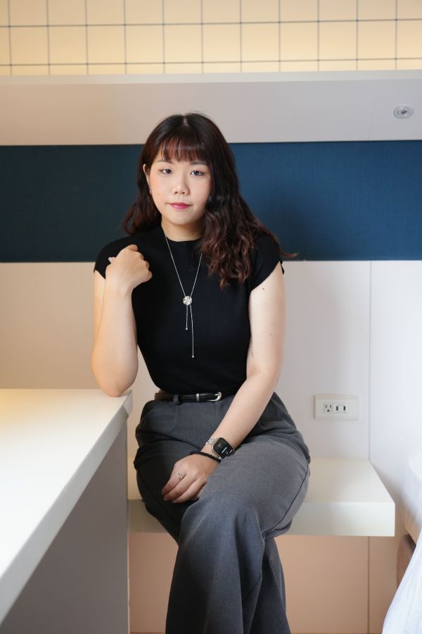 針織短袖 針織短袖、棉質短袖、日系上衣、百搭針織、彈性上衣、日系穿搭、舒適短袖、休閒上衣、女裝針織、秋季上衣