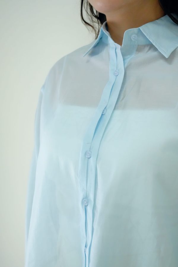 天絲微透短版襯衫 短版襯衫推薦、女生微透襯衫、夏日透氣襯衫、天絲材質上衣、氣質系短版上衣、女生通勤襯衫、短版長袖上衣女