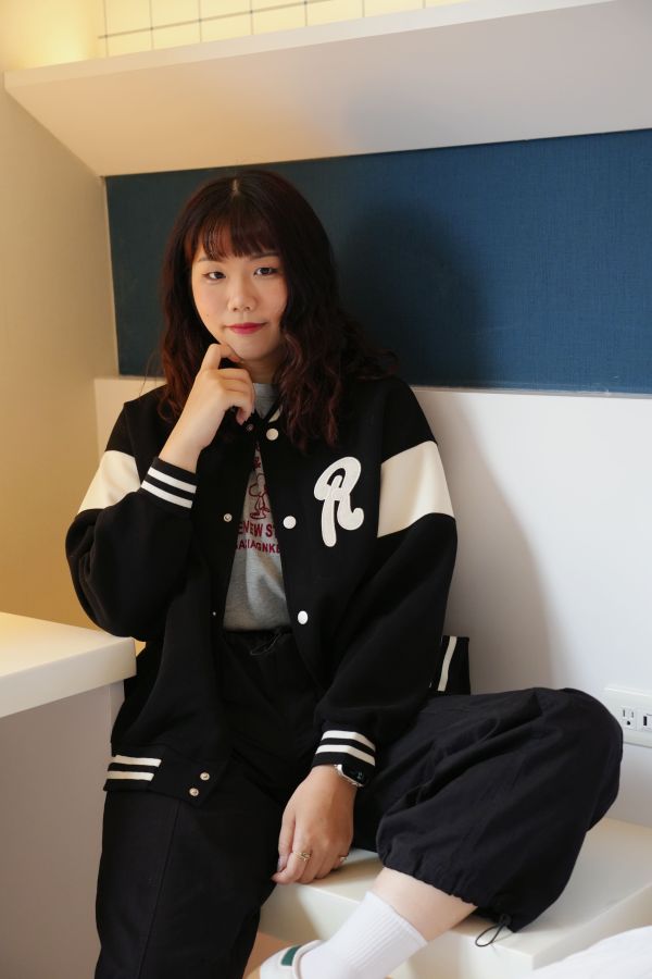 棒球服外套 棒球服外套、日系運動外套、休閒上衣、百搭外套、棉質外套、女裝外套、舒適外套、日系穿搭、撞色外套、街頭風外套