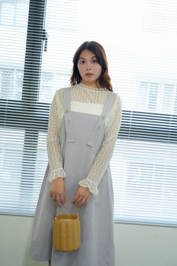 淡花透膚打底上衣 透膚打底上衣、透膚系穿搭、氣質長袖推薦、層次穿搭內搭款、日系內搭上衣、長袖輕薄上衣推薦