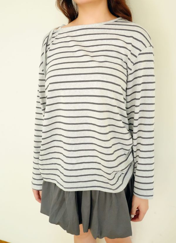 蜜雨樁織條紋Ｔ恤 條紋T恤, 斜肩綁帶上衣, 針織T恤, 百搭上衣, 蜜雨T恤, 女生條紋T, 舒適上衣, 日常穿搭上衣, 潮流上衣, 層次感上衣