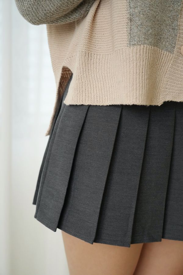 百褶裙 百褶裙、高腰裙、長裙、日韓系穿搭、氣質裙款、顯瘦裙、甜美穿搭、百搭裙子、韓系女裝、日系時尚