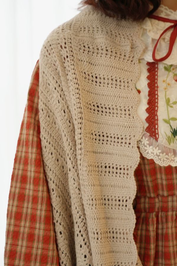 針織披肩背心 針織披肩背心、日系針織毛衣、寬鬆背心、層次穿搭、百搭毛衣、秋冬針織、女裝針織、舒適毛衣、日系穿搭、休閒背心