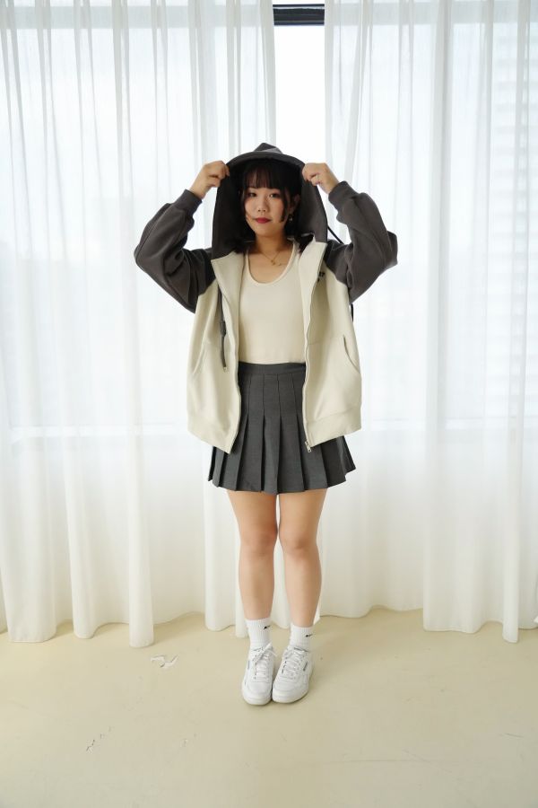 刺繡拼接連帽外套 刺繡外套、拼接連帽外套、日系衛衣外套、休閒上衣、百搭連帽、女裝外套、棉質外套、日系穿搭、街頭風外套、舒適衛衣