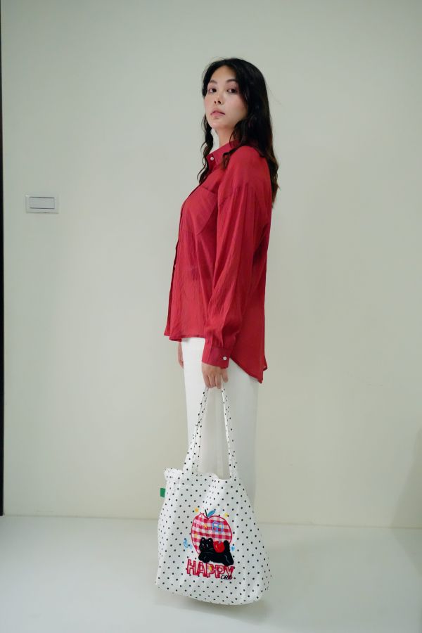 波點蘋果小貓刺繡肩背包 波點包、刺繡包、小貓包、肩背包、托特包、文青包、可愛包包、蘋果包、日系包包、氣質肩背包、少女包、百搭包包、上課包、出遊包、可愛刺繡肩背包、小貓刺繡包