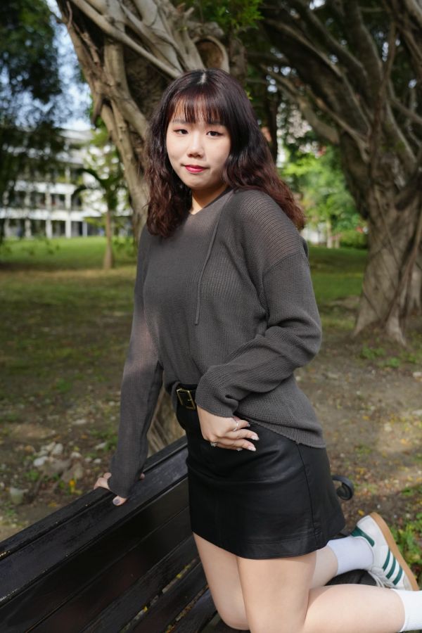 超細羊毛帽款 羊毛帽衫、羊毛連帽上衣、超細羊毛、保暖上衣、日系帽款、長袖帽衫、秋冬穿搭、日系服飾、柔軟羊毛衫、極簡風