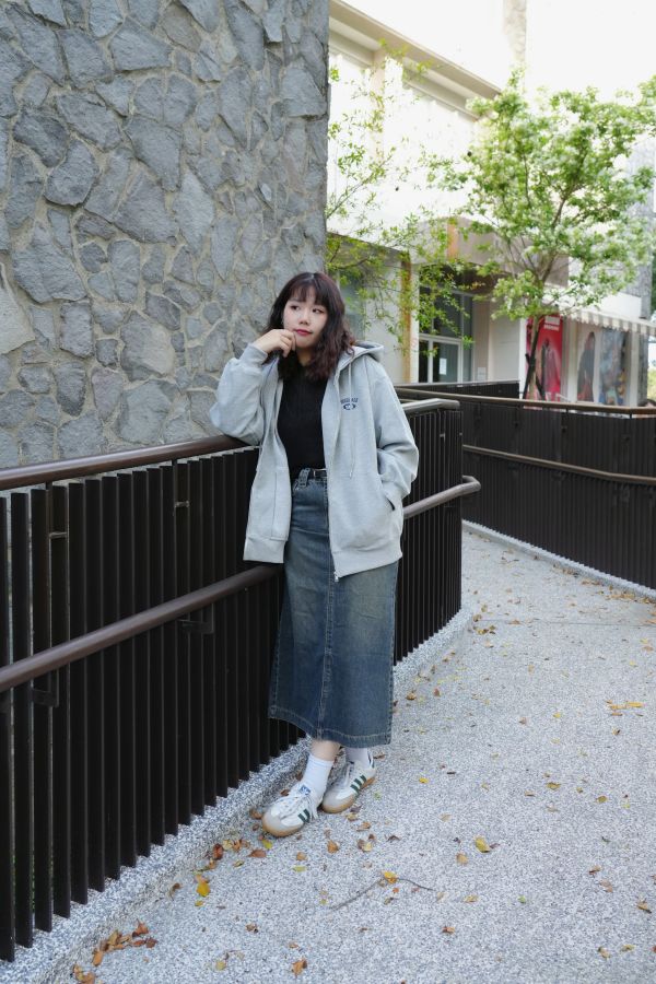 1992字母衛衣外套 字母衛衣、1992衛衣、日系衛衣外套、休閒上衣、百搭衛衣、棉質衛衣、女裝外套、日系穿搭、街頭休閒、舒適衛衣