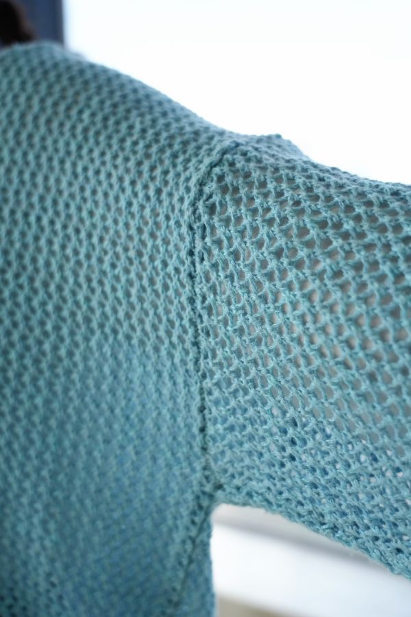 V領鉤針羊毛毛衣 V領毛衣、鉤針毛衣、日系針織毛衣、氣質毛衣、女裝針織、百搭毛衣、舒適毛衣、秋冬上衣、日系穿搭、針織上衣