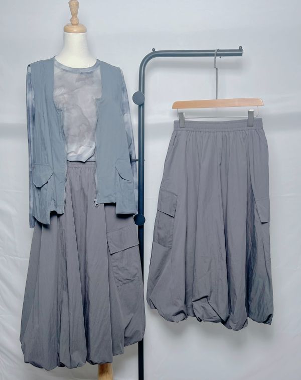 霧灰花苞裙 灰色花苞裙、花苞裙穿搭、日系文青裙、極簡風穿搭單品、女生百搭長裙