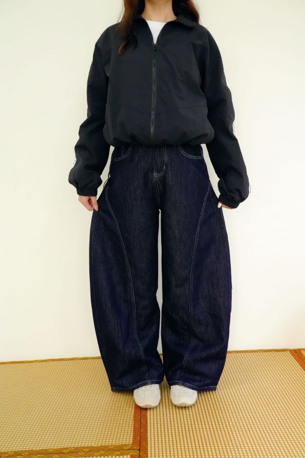 鋒芒外露彎刀褲 彎刀褲, 鋒芒褲, 街頭褲, 潮流褲, 百搭休閒褲, 個性褲款, 造型褲, 舒適褲, 男生女生褲, 時尚休閒褲