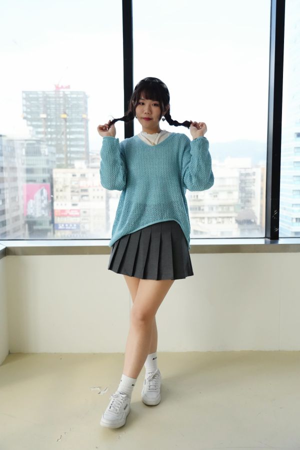 V領鉤針羊毛毛衣 V領毛衣、鉤針毛衣、日系針織毛衣、氣質毛衣、女裝針織、百搭毛衣、舒適毛衣、秋冬上衣、日系穿搭、針織上衣