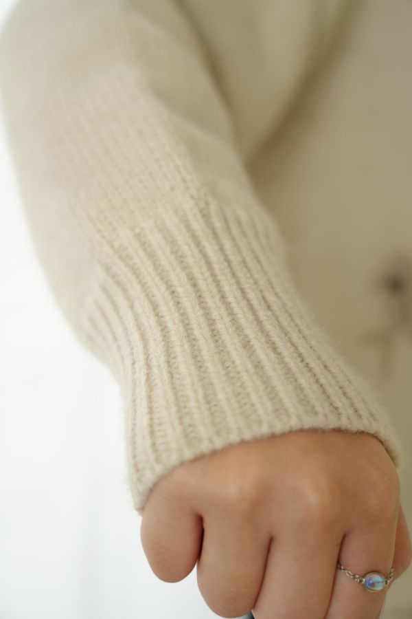 立體花花毛衣 立體花毛衣、日系針織、花朵毛衣、甜美毛衣、保暖針織、百搭上衣、秋冬毛衣、女裝針織、氣質毛衣、休閒毛衣