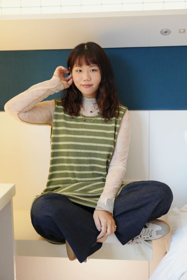 條紋圓領長背心 條紋長背心、圓領背心、日系針織、百搭背心、長版背心、女裝上衣、舒適針織、日系穿搭、休閒背心、層次穿搭