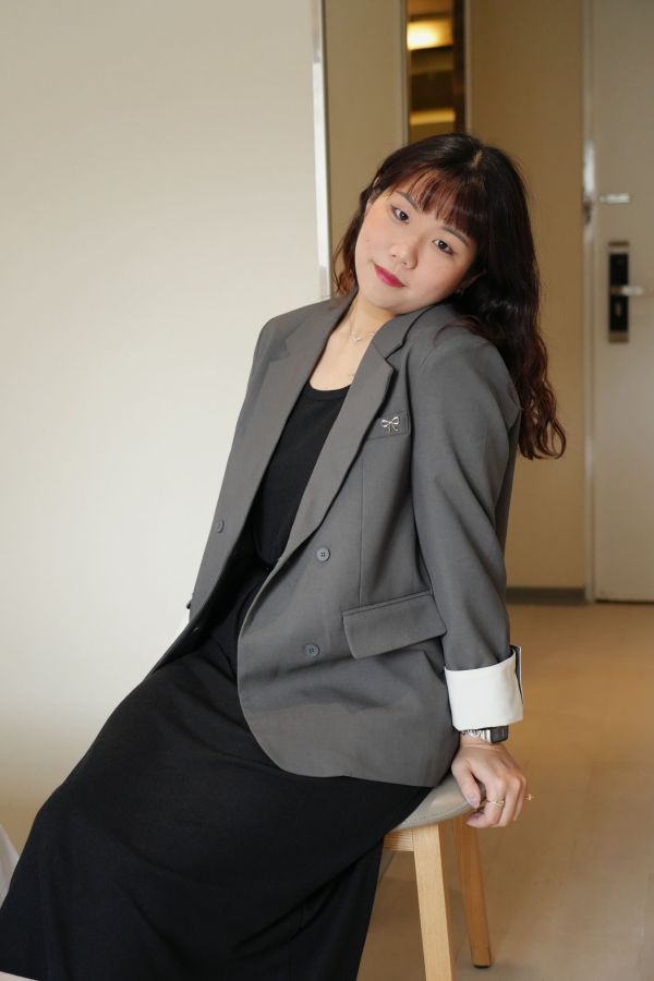 蝴蝶結西裝外套 蝴蝶結西裝外套、西裝外套、秋冬外套、優雅上衣、職場穿搭、女裝外套、百搭外套、時尚西裝、通勤外套、修身西裝、蝴蝶結上衣、質感外套