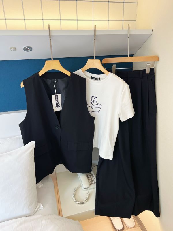 西裝背心 西裝背心、棉質背心、日系西裝、百搭背心、正式背心、女裝西裝背心、通勤背心、休閒背心、日系穿搭、簡約背心