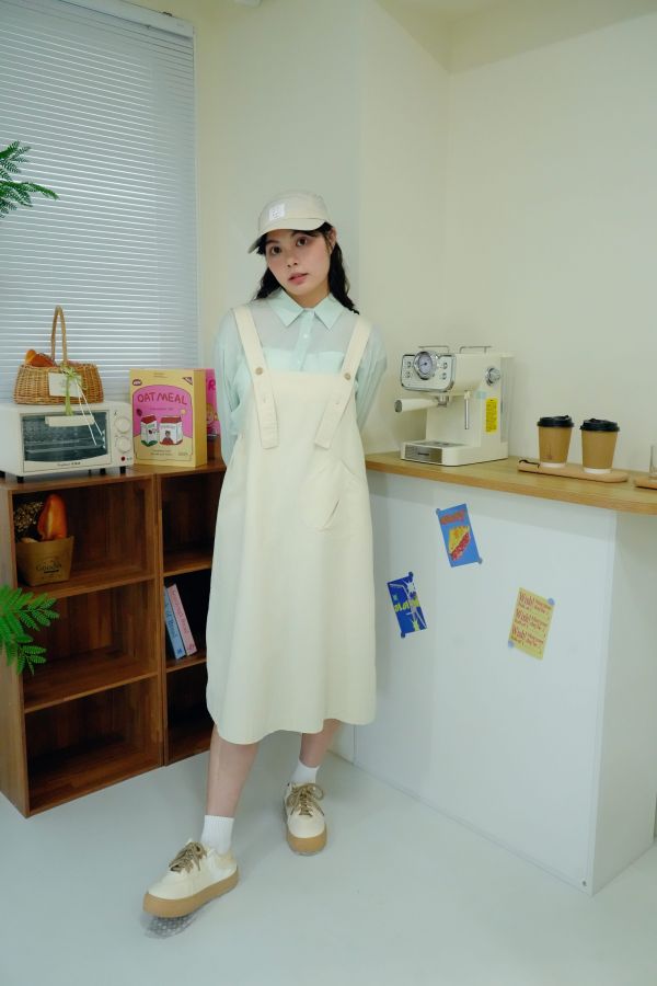 夏日午後純棉吊帶裙 文青吊帶裙、日系女裝、夏日穿搭推薦、森林系穿搭、女裝吊帶裙