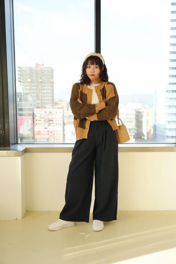 絕佳比例通勤褲 絕佳比例通勤褲、高腰通勤褲、顯瘦長褲、修身褲、秋冬長褲、百搭褲、直筒褲、女褲、通勤穿搭、職場長褲、舒適長褲、日常長褲