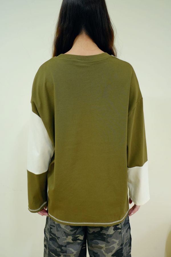 拼藝撞色長袖上衣 撞色長袖上衣, 拼接上衣, 長袖上衣女, 設計感上衣, 日常百搭上衣, 拼色長袖, 休閒長袖T, 顯瘦上衣, 秋冬上衣, 潮流拼接上衣