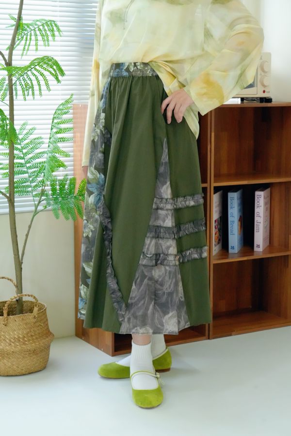 暮色拼花裙 拼接長裙、文藝風裙子、氣質長裙推薦、女生拼花裙、日常穿搭裙子、飄逸感裙款、拼布風格裙子