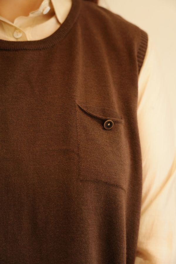 寬鬆羊毛背心 羊毛背心、寬鬆背心、針織背心、日系背心、休閒無袖上衣、百搭針織、秋冬針織、女裝上衣、舒適背心、層次穿搭