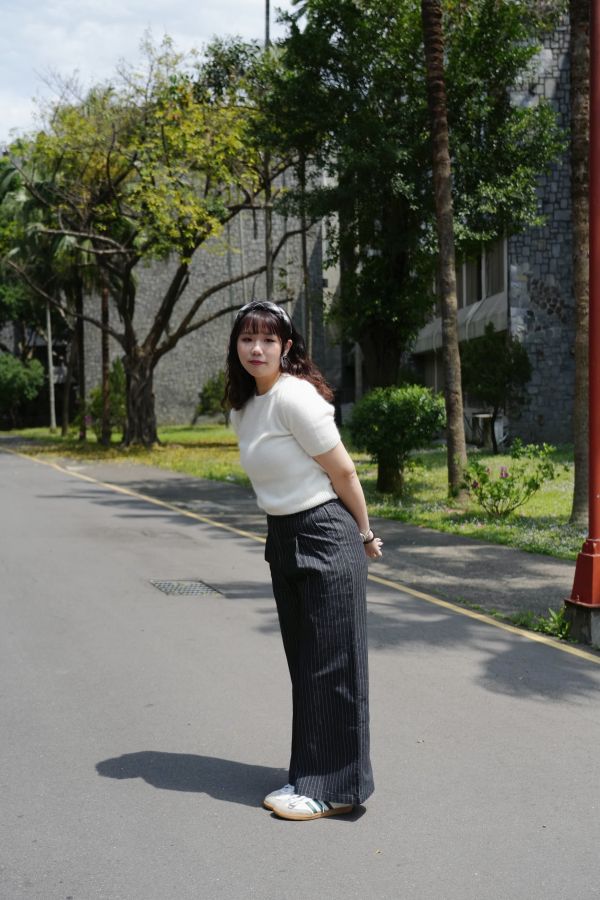 超柔軟羊毛上衣 超柔軟羊毛上衣、羊毛短袖毛衣、秋冬上衣、百搭毛衣、舒適上衣、女毛衣、短袖羊毛上衣、休閒上衣、高質感毛衣、秋冬穿搭、羊毛上衣推薦、簡約毛衣